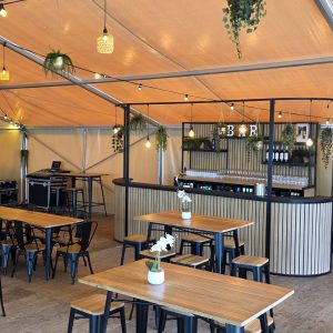 Vintage / Industriele Bar incl. tap / achterwand met koeling