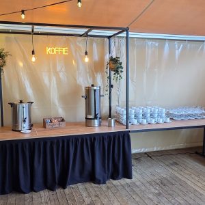 Buffettafel vintage 180x80 met opbouw verlichting en 2x hangplant